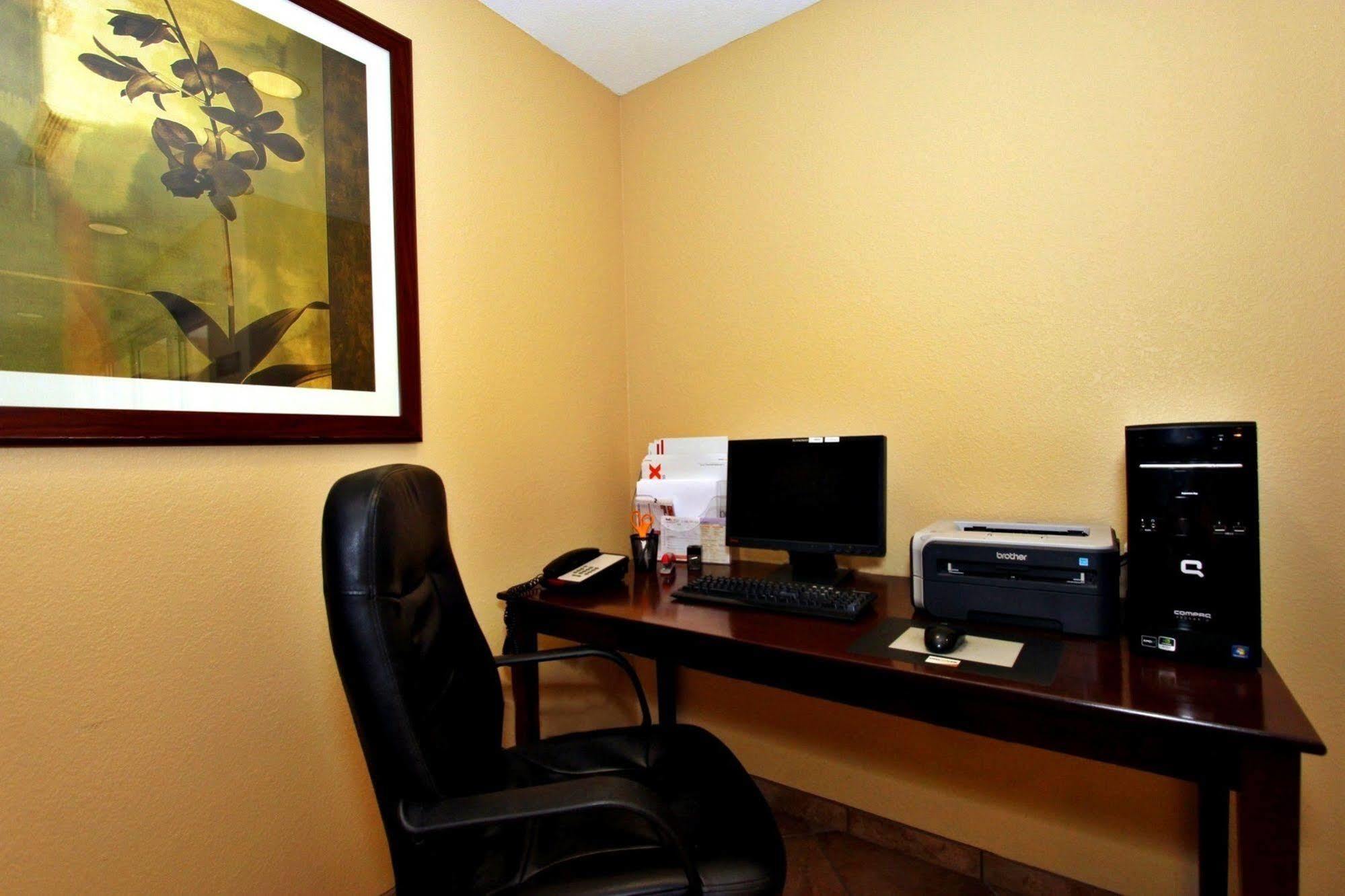 Candlewood Suites Kansas City Airport Ngoại thất bức ảnh