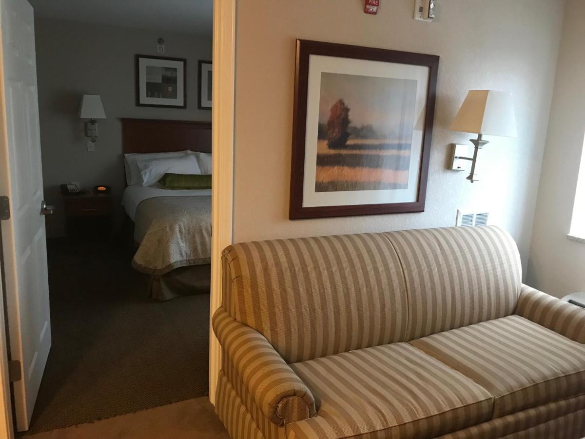 Candlewood Suites Kansas City Airport Ngoại thất bức ảnh