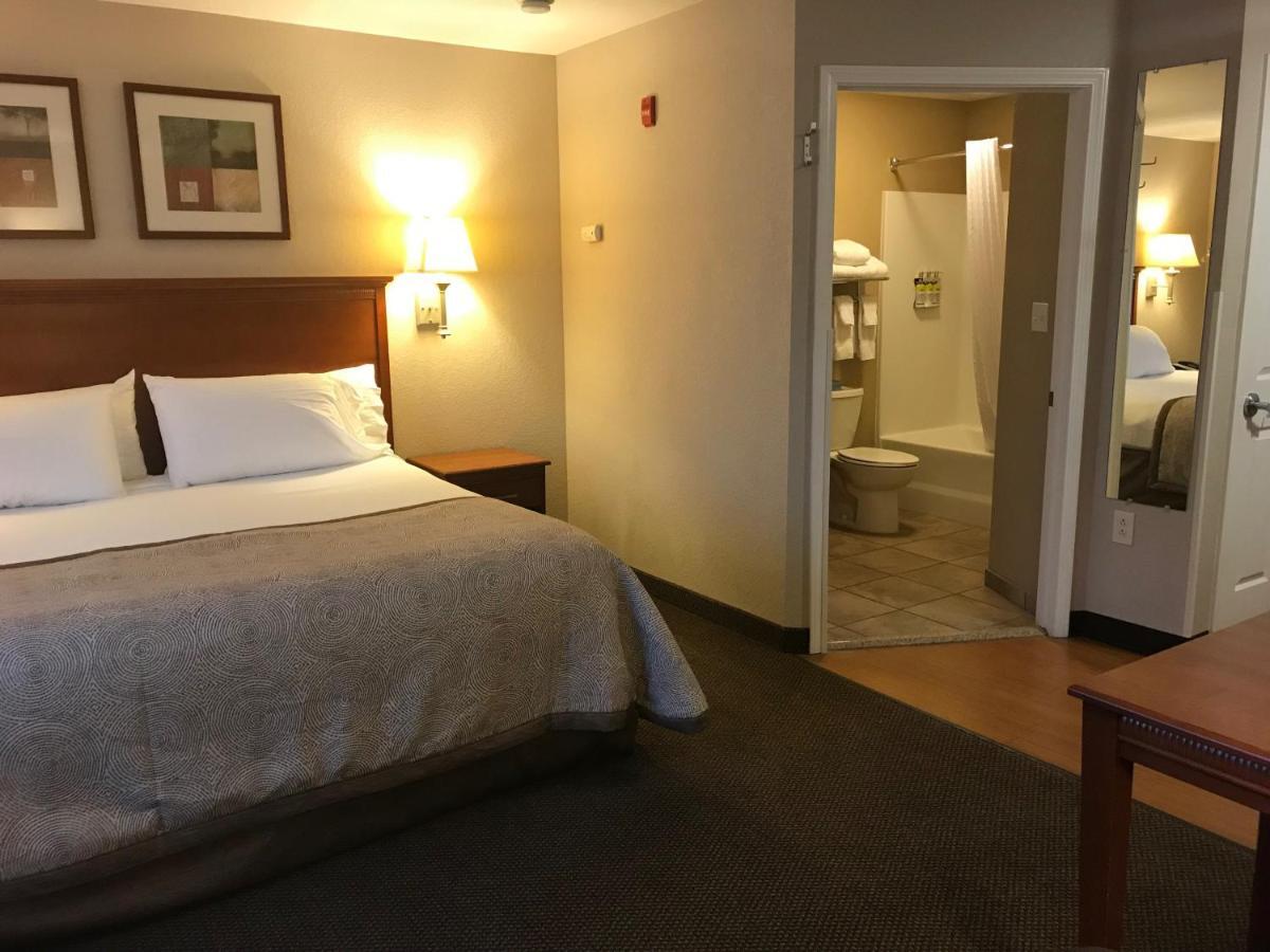 Candlewood Suites Kansas City Airport Ngoại thất bức ảnh