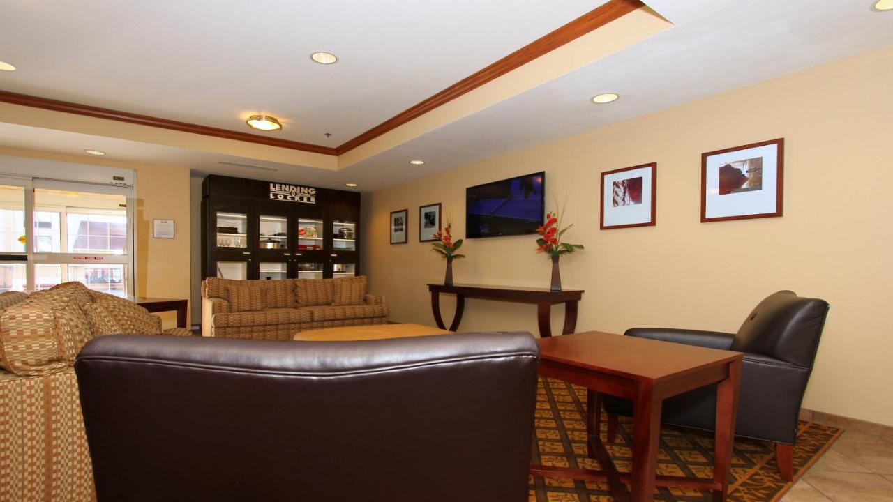 Candlewood Suites Kansas City Airport Ngoại thất bức ảnh